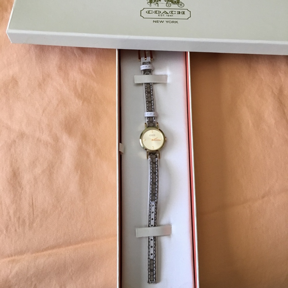Women’s Coach watch - Picture 3 of 5